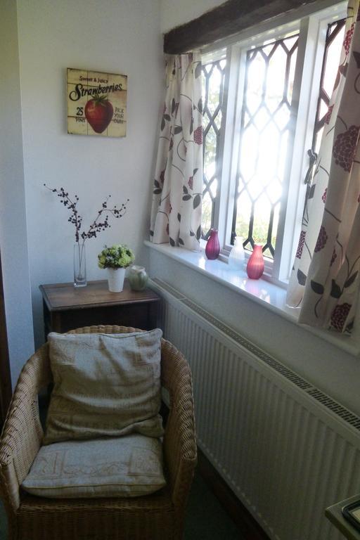 Strawberry Cottage B&B Hedge End Oda fotoğraf