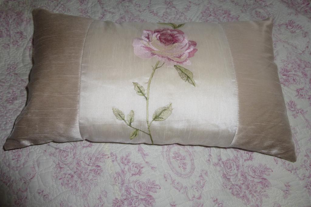 Strawberry Cottage B&B Hedge End Oda fotoğraf