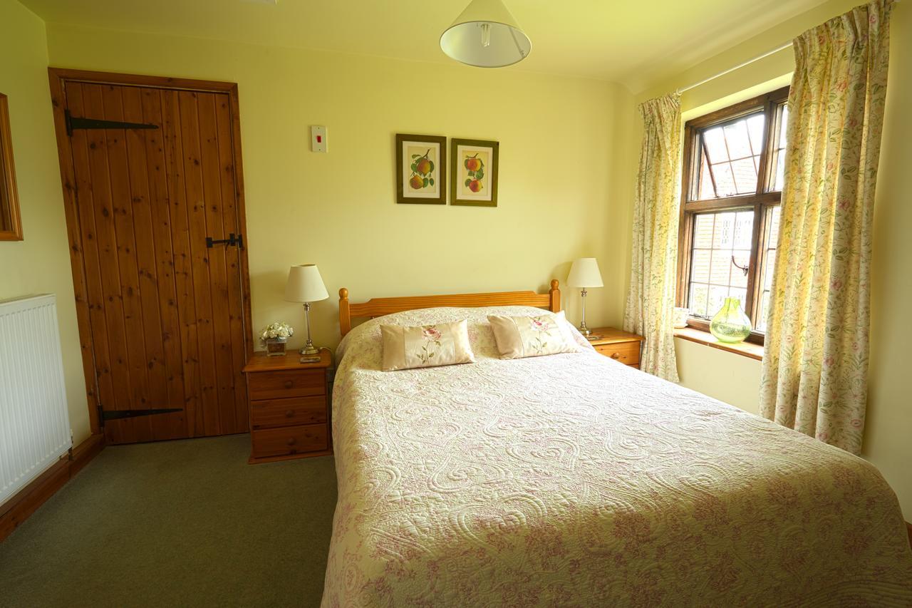 Strawberry Cottage B&B Hedge End Dış mekan fotoğraf